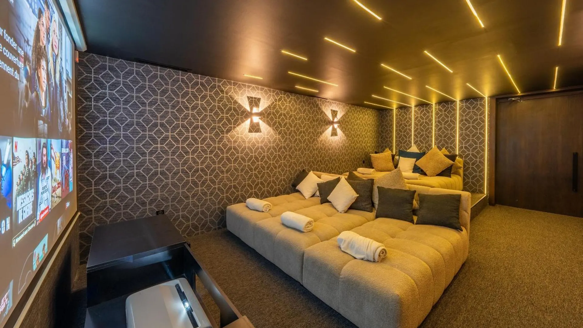 Luxury Villa Heated Pool, Cinema & Game Room Marrakesh