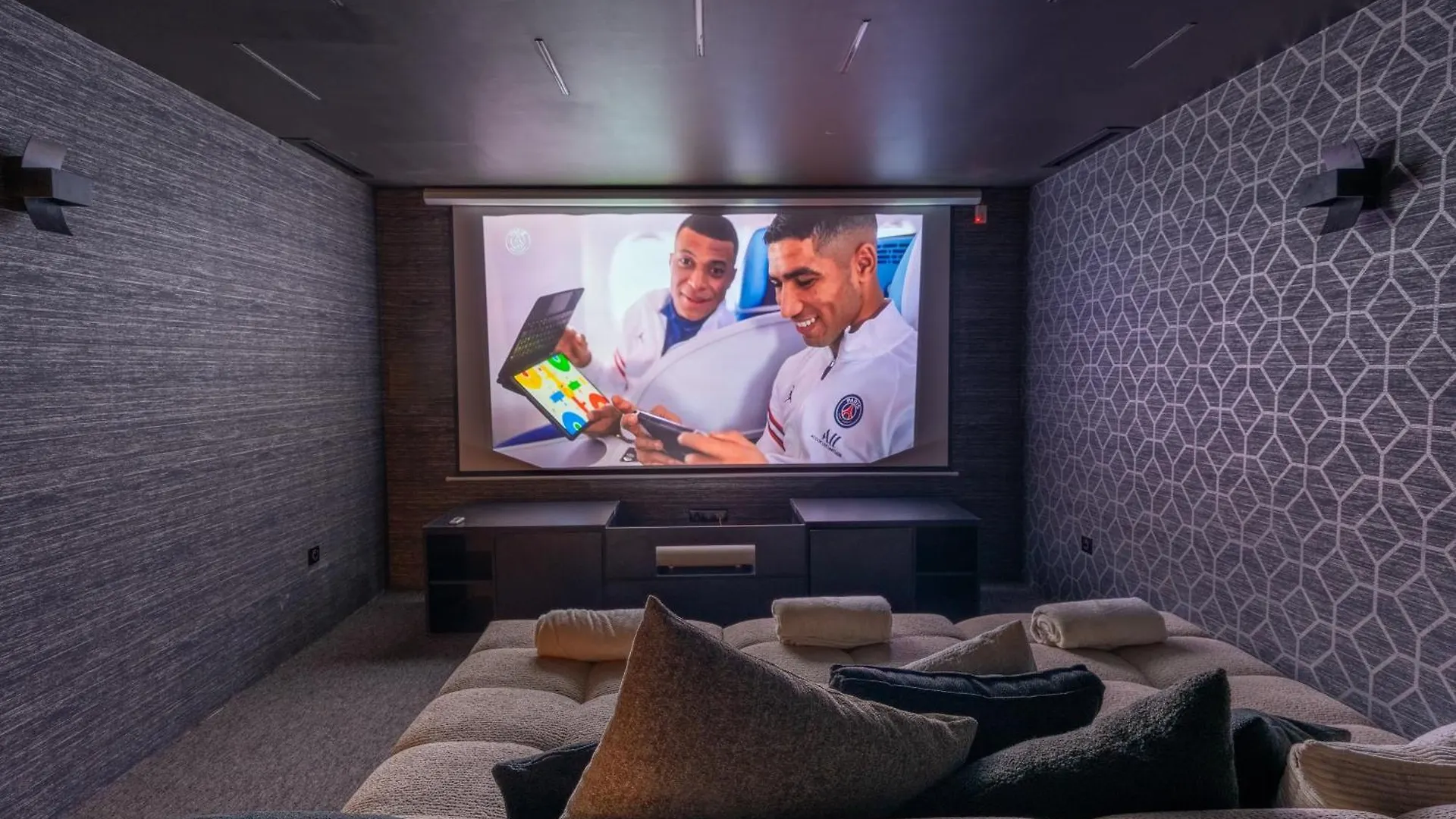 Luxury Villa Heated Pool, Cinema & Game Room Marrakesh Morocco