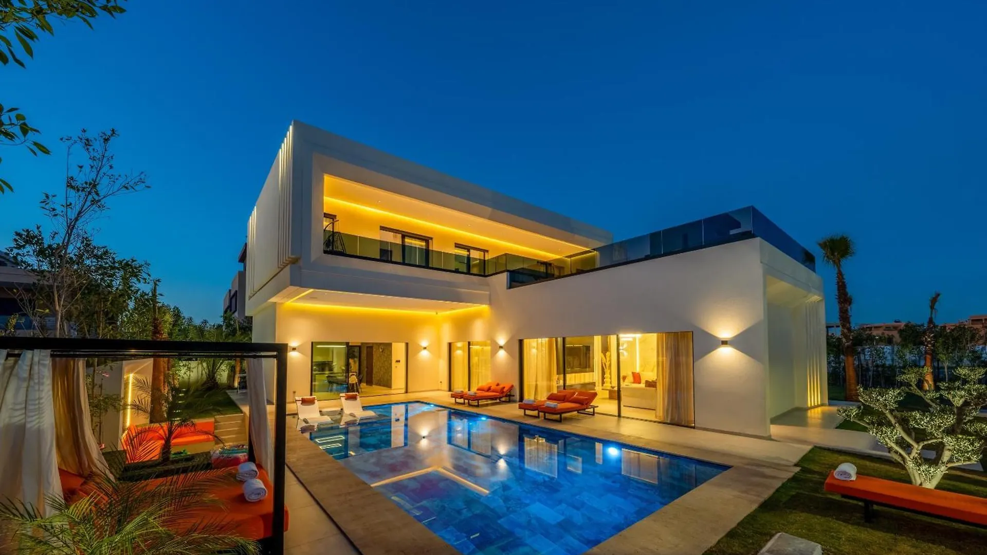 Luxury Villa Heated Pool, Cinema & Game Room contacts